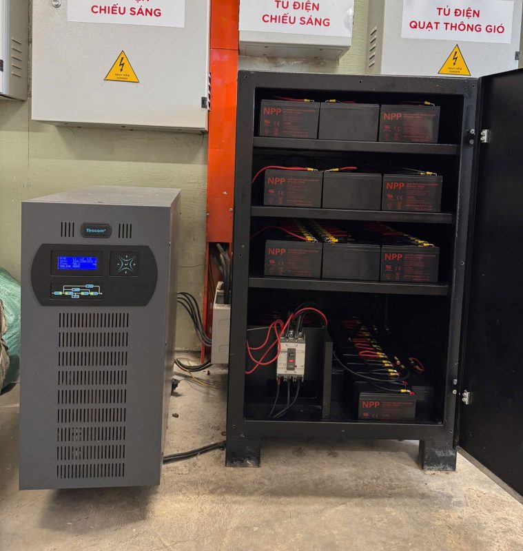 Dịch vụ sửa chữa UPS là giải pháp kỹ thuật nhằm kiểm tra, khắc phục và xử lý các sự cố phát sinh trong quá trình vận hành bộ lưu điện (UPS). Khi UPS gặp lỗi, hoạt động không ổn định hoặc không đảm bảo khả năng lưu điện, việc sửa chữa kịp thời sẽ giúp hệ thống nhanh chóng trở lại trạng thái hoạt động an toàn và hiệu quả.